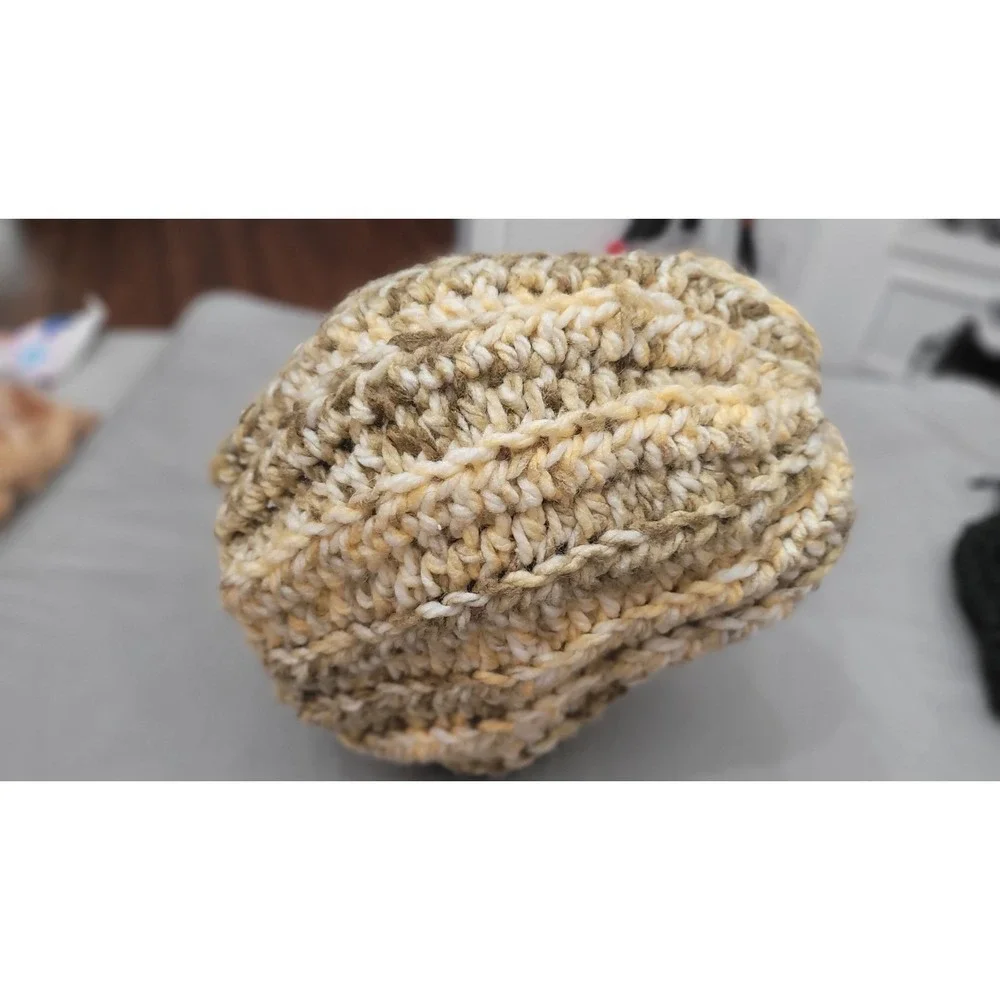 Women's Chunky Knit Beanie One Size Beige Hat Winter Boho‎ Crochet Ponytail Hat